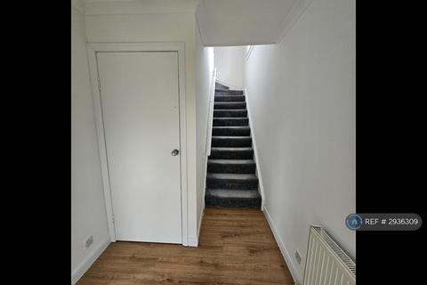 3 bedroom semi-detached house to rent, Wemyss Avenue, Glasgow, G77