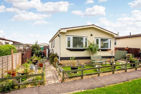 2 bedroom mobile home for sale, Kingsmead Park, Rushden NN10