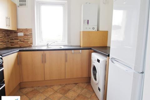2 bedroom apartment to rent, Green Road, Paisley PA2
