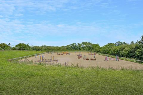 4 bedroom equestrian property for sale, Hillend Green, Newent,  Equestrian