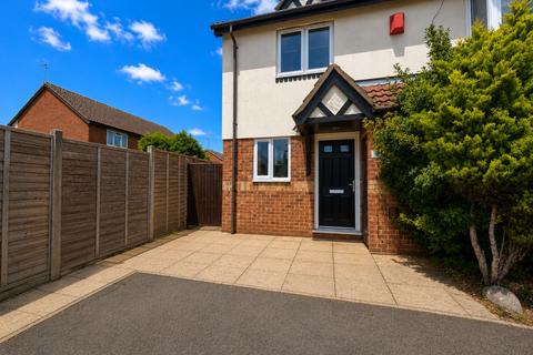 2 bedroom end of terrace house for sale, Farmbrook, Luton, Bedfordshire, LU2 7SQ
