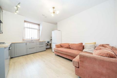 2 bedroom flat for sale, Mill Hill Road, London W3