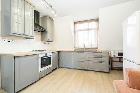 2 bedroom flat for sale, Mill Hill Road, London W3