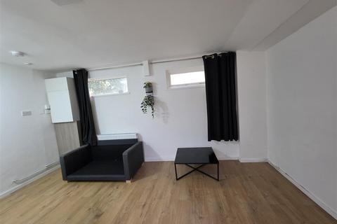 1 bedroom flat to rent, Aylmer Drive, STANMORE