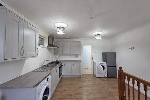 1 bedroom flat to rent, Aylmer Drive, STANMORE