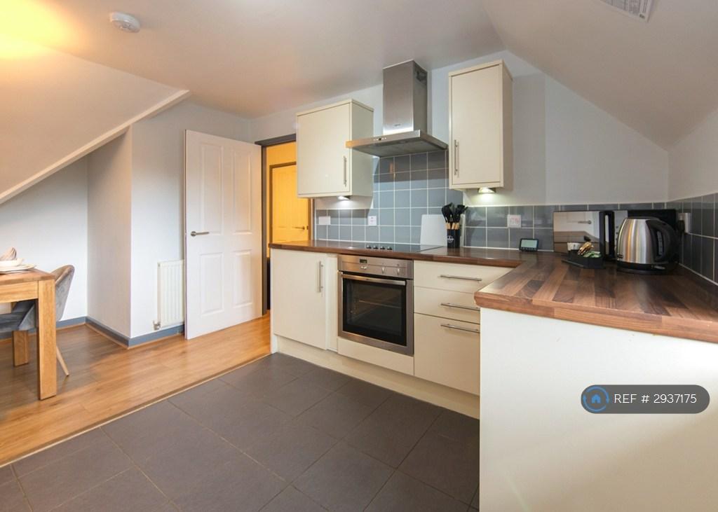Apartment in Southampton, Glen Eyre - More