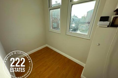 2 bedroom apartment to rent, High Street Golborne