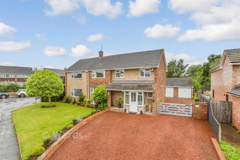 4 bedroom detached house for sale, Manwood Close, Sittingbourne ME10