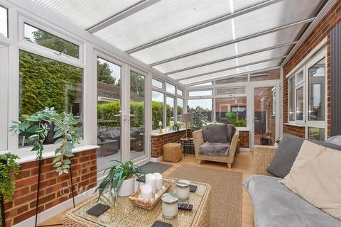 4 bedroom detached house for sale, Manwood Close, Sittingbourne ME10