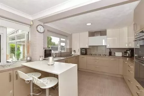 4 bedroom detached house for sale – pohled 3