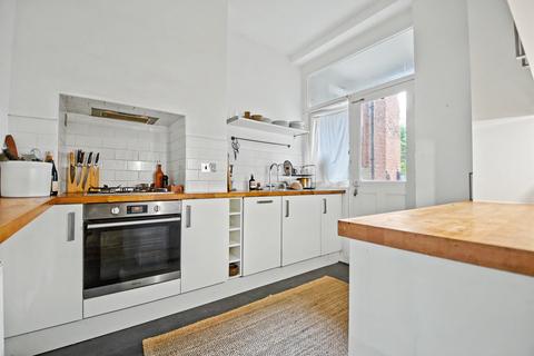 1 bedroom ground floor flat for sale, Lissenden Gardens, Parliament Hill, London NW5