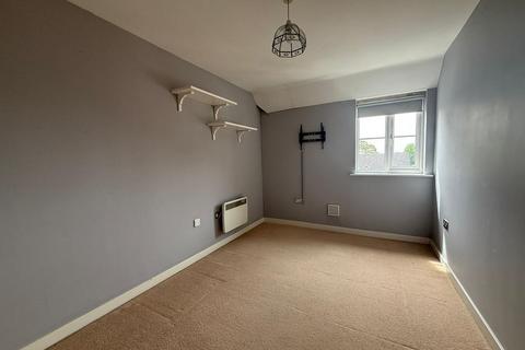 2 bedroom flat to rent, Eaton Avenue, Taplow, SL1 6EZ