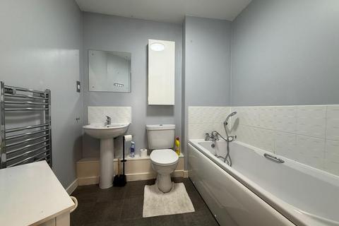 2 bedroom flat to rent, Eaton Avenue, Taplow, SL1 6EZ