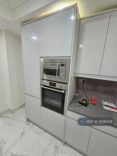 1 bedroom in a house share to rent, Exeter Gardens, Ilford, IG1