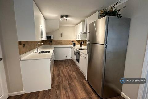 1 bedroom in a house share to rent, Lockesfield Place, London, E14