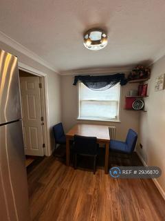 1 bedroom in a house share to rent, Lockesfield Place, London, E14