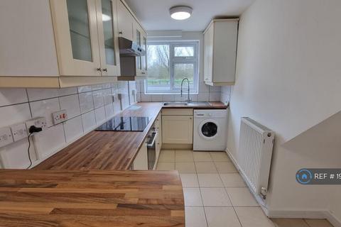 2 bedroom flat to rent, Church Lane, Manchester, M9