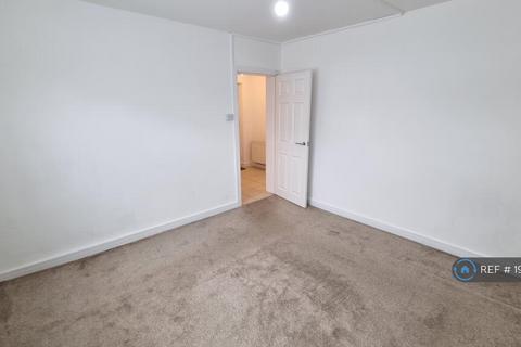 2 bedroom flat to rent, Church Lane, Manchester, M9