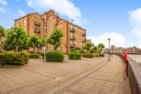 2 bedroom flat for sale, Calder Court, 253 Rotherhithe Street, London, SE16