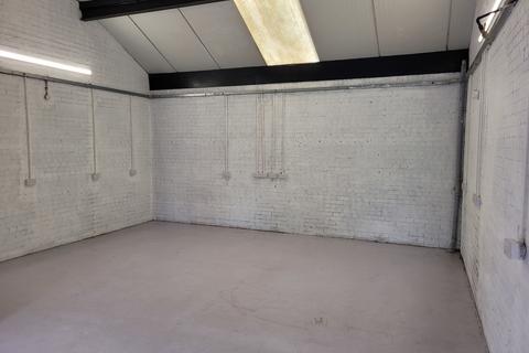 Distribution warehouse to rent, 106 Barloch St Glasgow G22 5LE