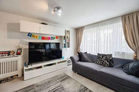 2 bedroom flat for sale, Hawker Place, Walthamstow, E17