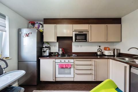 2 bedroom flat for sale, Hawker Place, Walthamstow, E17