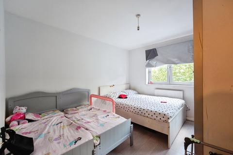 1 bedroom property for sale, Hawker Place, Walthamstow, E17
