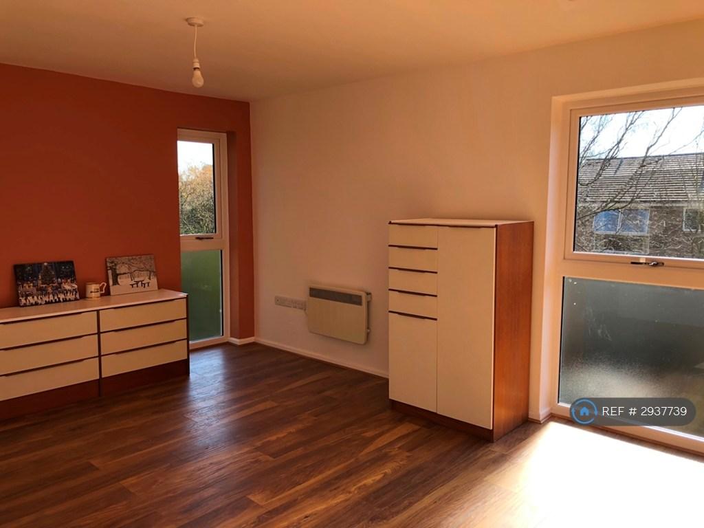 Apartment in Reading - View 2