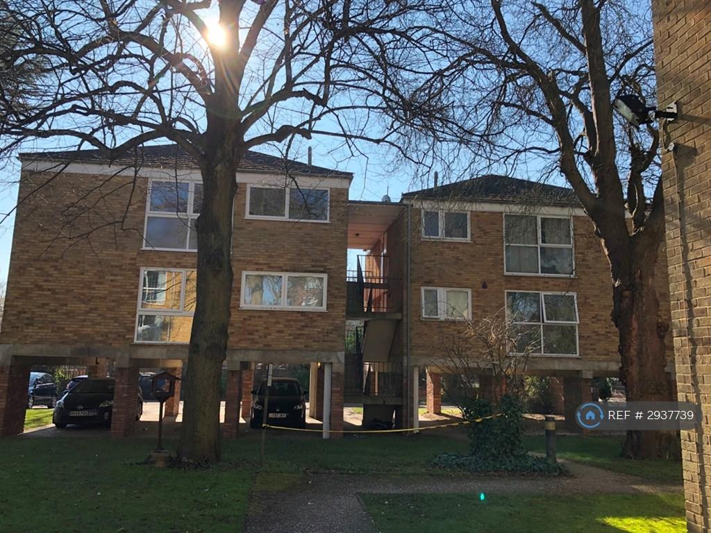 Apartment in Reading - View 4