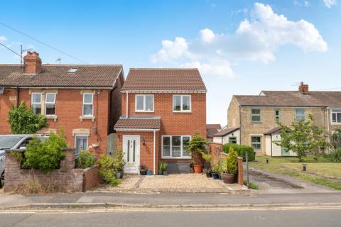 3 bedroom detached house for sale, Woodrow Road, Melksham SN12