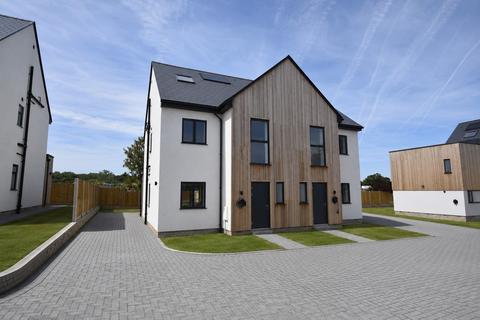 4 bedroom semi-detached house for sale, The Sidings, Margate