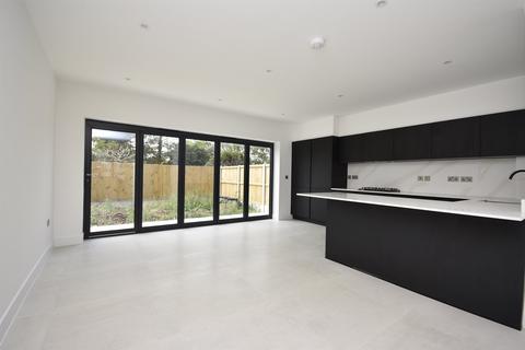 4 bedroom semi-detached house for sale, The Sidings, Margate