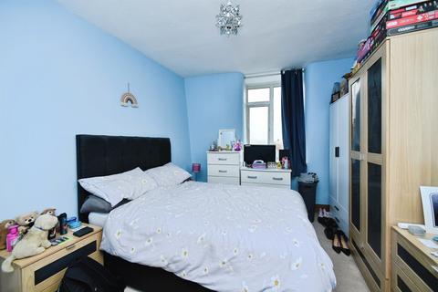 2 bedroom flat for sale, Church Hill, Newhaven
