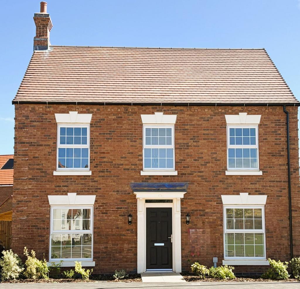 4 bedroom detached house for sale