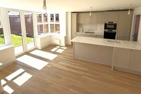 4 bedroom detached house for sale - Näkymä 2