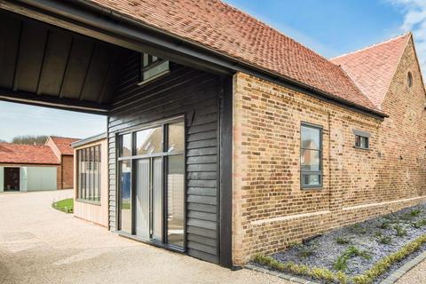 3 bedroom semi-detached house for sale, Pembridge Gardens, Bragbury End, SG2