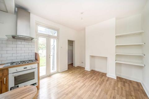 4 bedroom terraced house to rent, Berne Road, Thornton Heath