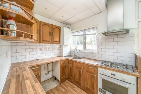 4 bedroom terraced house to rent, Berne Road, Thornton Heath