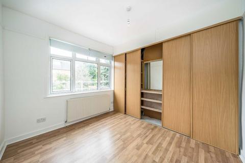 4 bedroom terraced house to rent, Berne Road, Thornton Heath