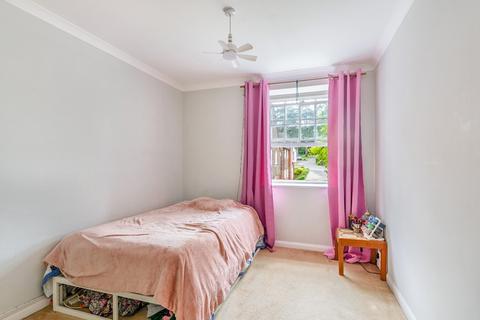 3 bedroom flat for sale, Clatford Manor, Andover, SP11