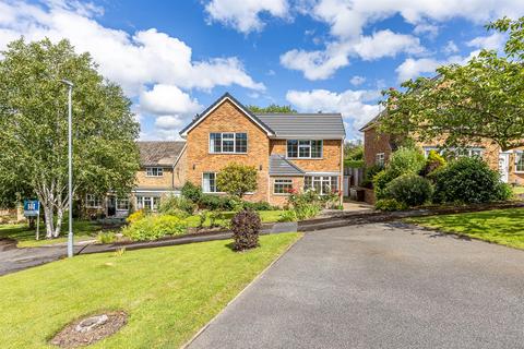 5 bedroom detached house for sale, Chiltern Drive, Mirfield WF14