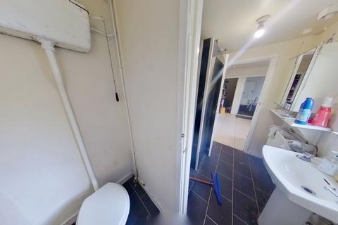 5 bedroom end of terrace house to rent, 104 Beeston Road, Nottingham, Nottinghamshire, NG7