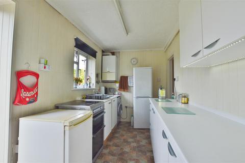 4 bedroom end of terrace house for sale, Waterbeach Road, Slough