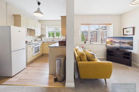 2 bedroom apartment for sale, Ronald Court, Avenue Road, Clarendon Park, Leicester