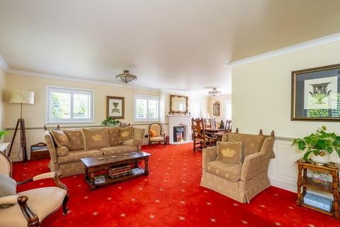 4 bedroom chalet for sale, Pryors Lane, Aldwick, Bognor Regis
