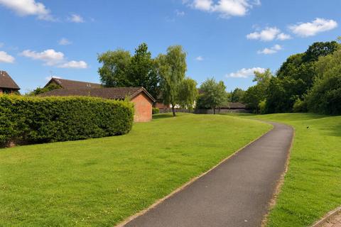 2 bedroom flat for sale, Sandringham Road, Petersfield.