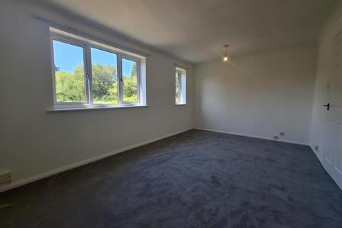 2 bedroom flat for sale, Sandringham Road, Petersfield.