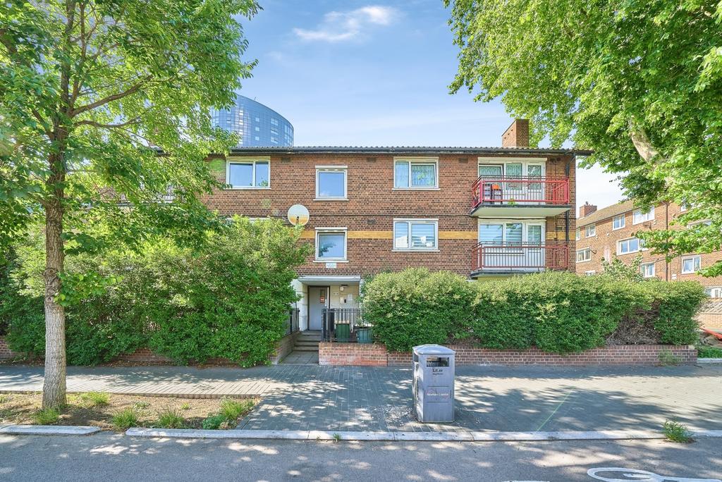 3 bedroom flat for sale