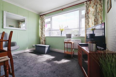 2 bedroom ground floor flat for sale, Minehead Avenue, Sully, Penarth