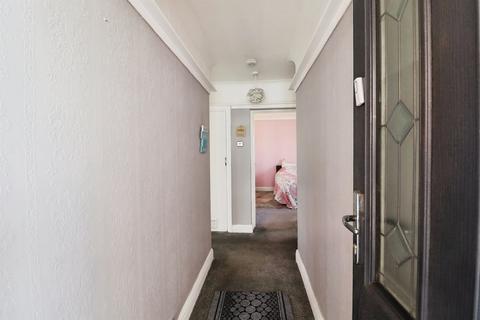 2 bedroom ground floor flat for sale, Minehead Avenue, Sully, Penarth